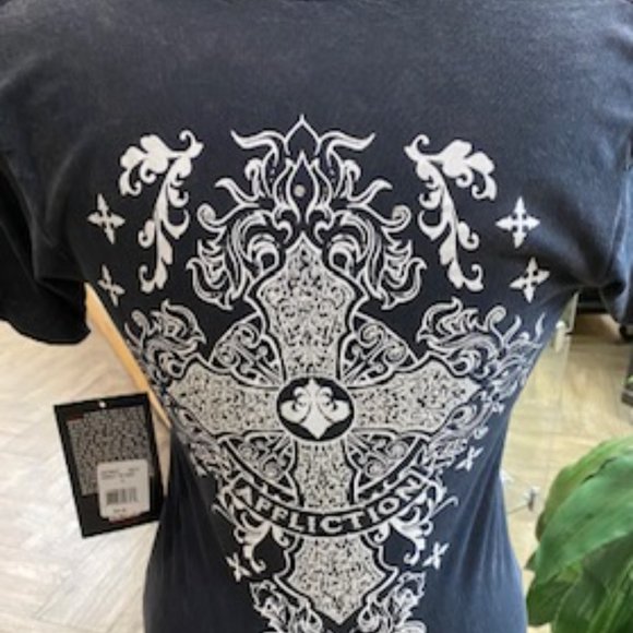 Adorable Affliction Women's Tee with Black Lace Pocket, Size Small - Picture 3 of 3